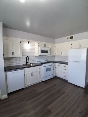 3331 E Sierra Madre Ave - D, Fresno, CA 93726
