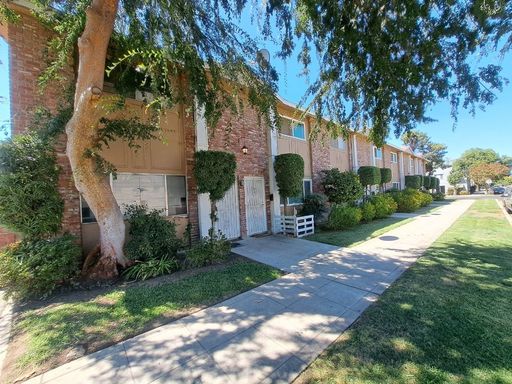 726 E. Hedges Ave. , Fresno, CA 93728