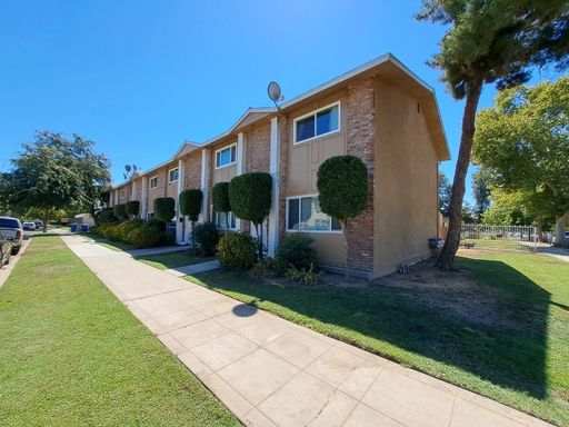 726 E. Hedges Ave. , Fresno, CA 93728
