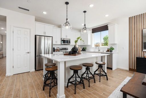 6572 E. Weathermaker Ave. , Fresno, CA 93727