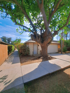 136 W. Dayton Ave., Fresno, CA 93705