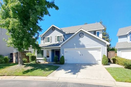 1091 E. Monticello Circle, Fresno, CA 93720