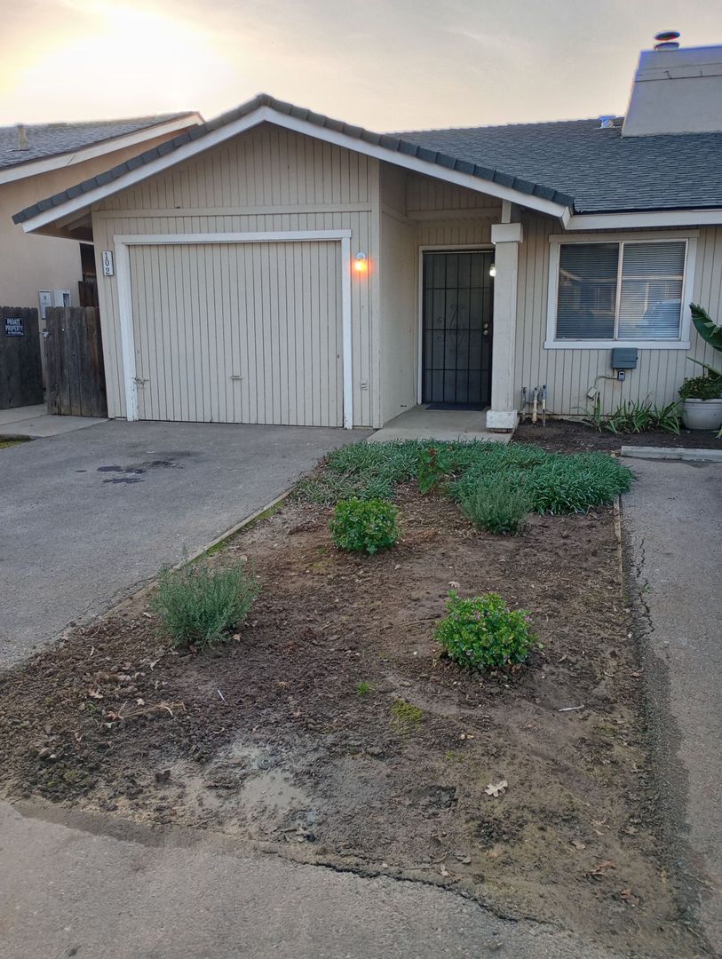 Fresno Apartment: 5228 E. Lowe Ave