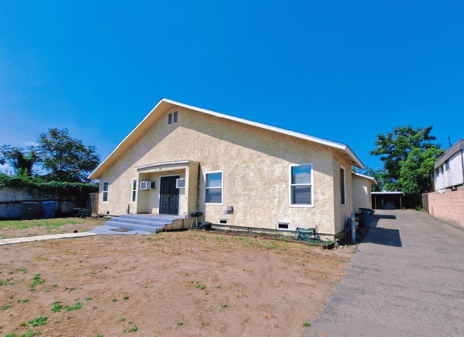 Fresno Apartment: 1520 S. Orange Ave