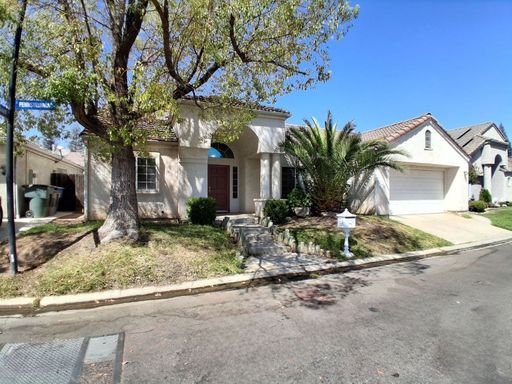 1092 E Pennsylvania Ave, Fresno, CA 93720