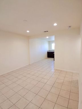 4420 E. Sierra Madre Ave., #C, Fresno, CA 93726