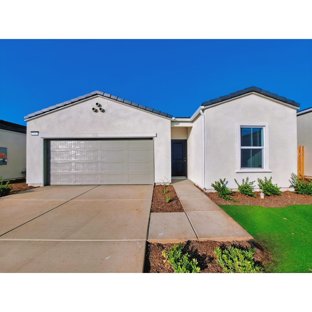 Madera House: 1113 Arroyo Way W