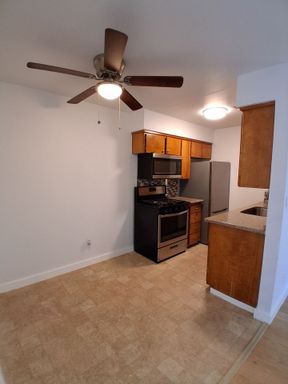 1190 S Winery Ave #222, Fresno, CA 93727