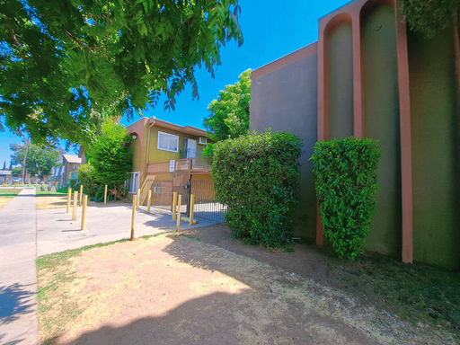 1331 E San Bruno Ave., #H, Fresno, CA 93710