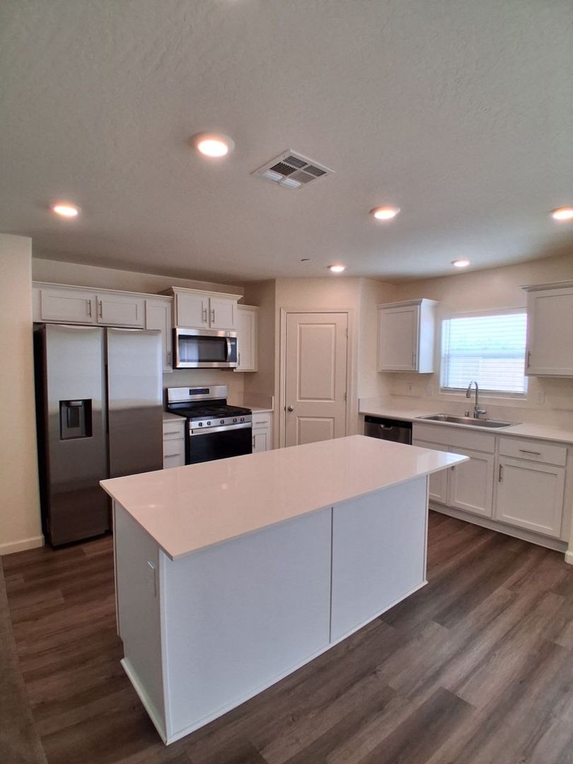 Madera House: 1646 Concord Ave