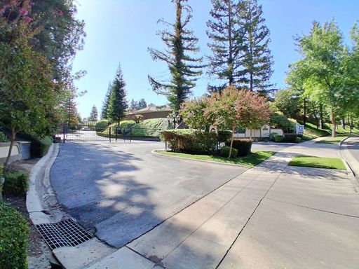 307 W. Bluff Ave , Fresno, CA 93711