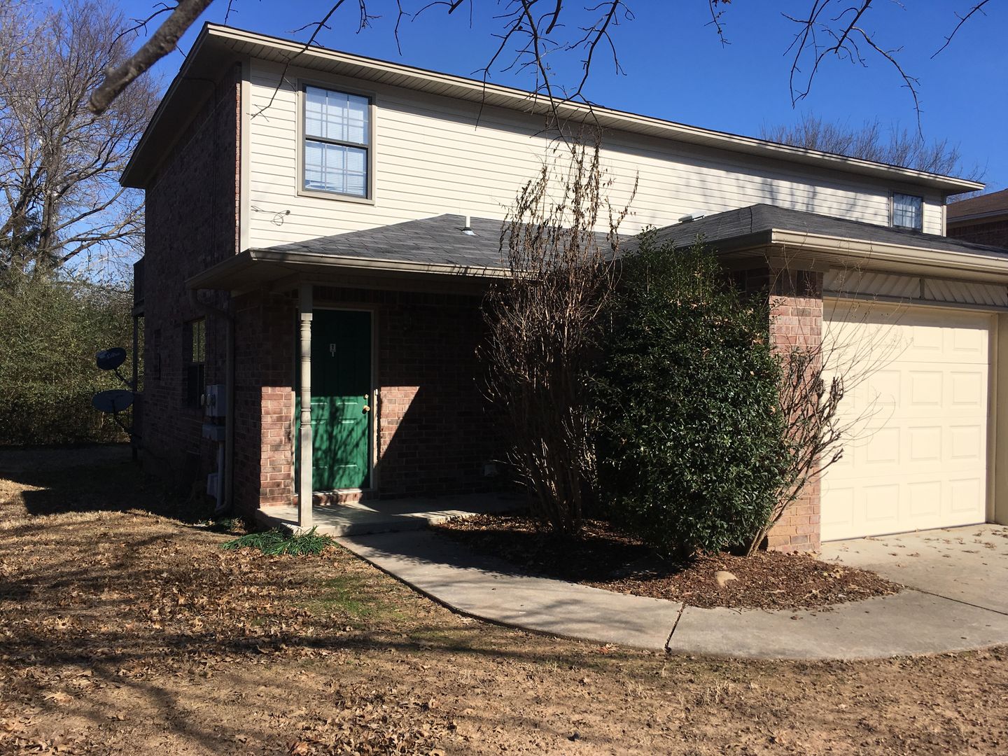 Russellville Apartment: 407 Valley Drive
