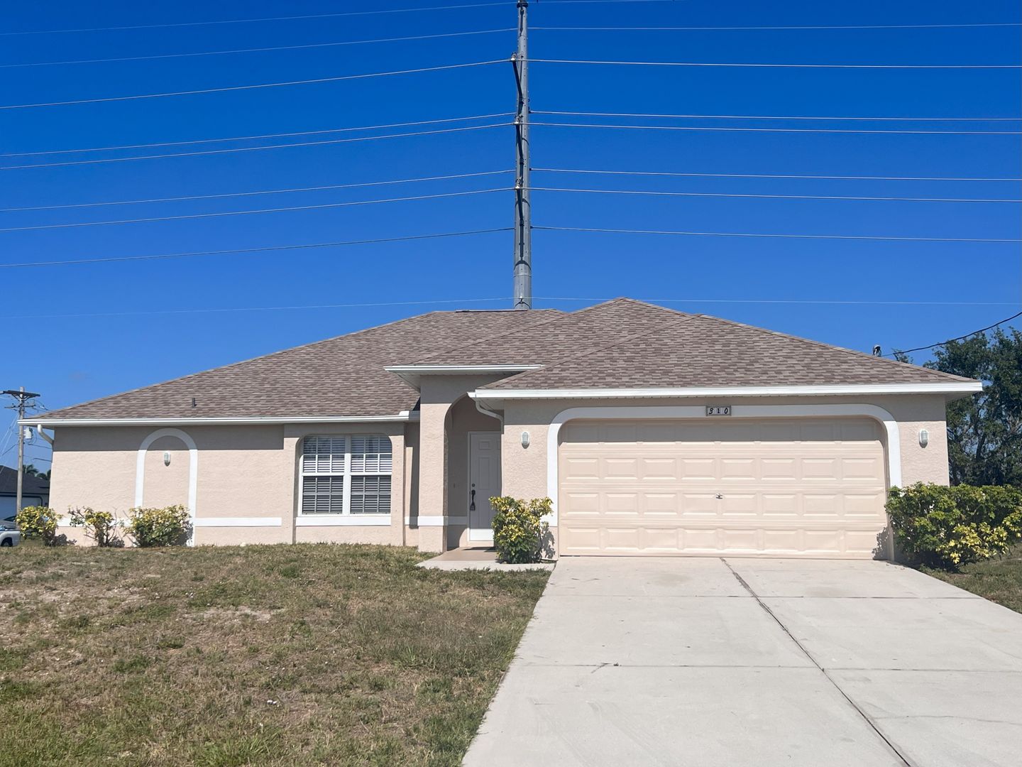Cape Coral House: 310 SW 24th Avenue