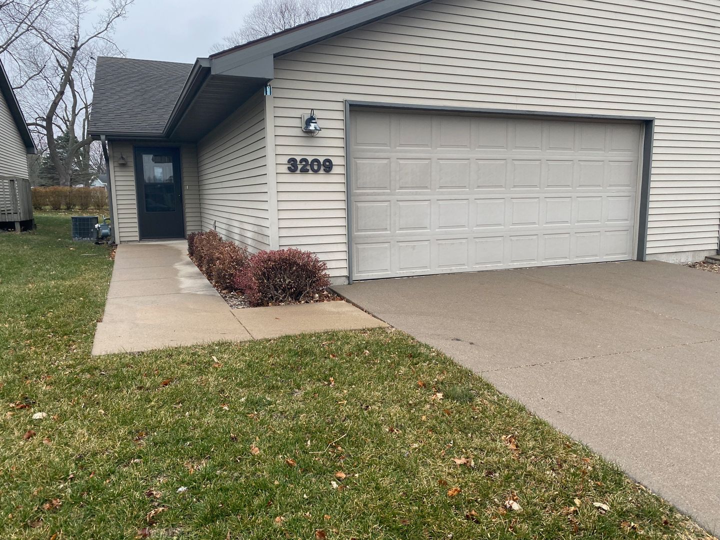 Ames Apartment: 3209-11 Polaris Dr.