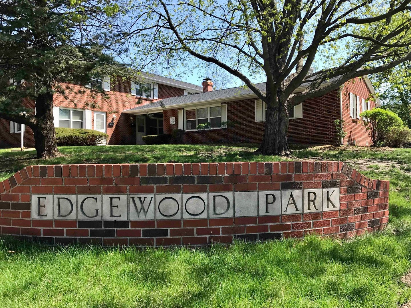 Ames Apartment: 1828 Douglas Avenue