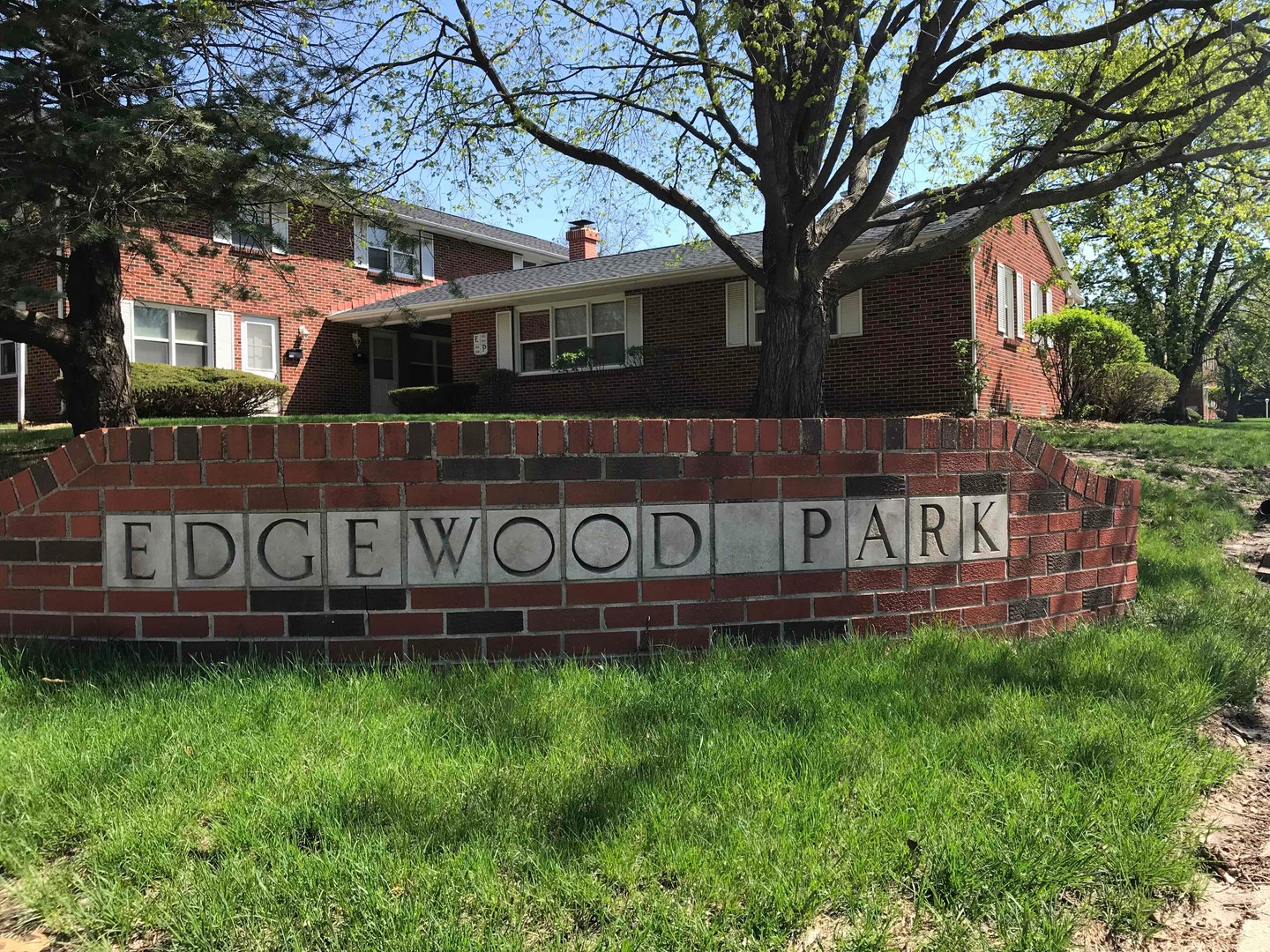 Ames Apartment: 120 - 20th Street