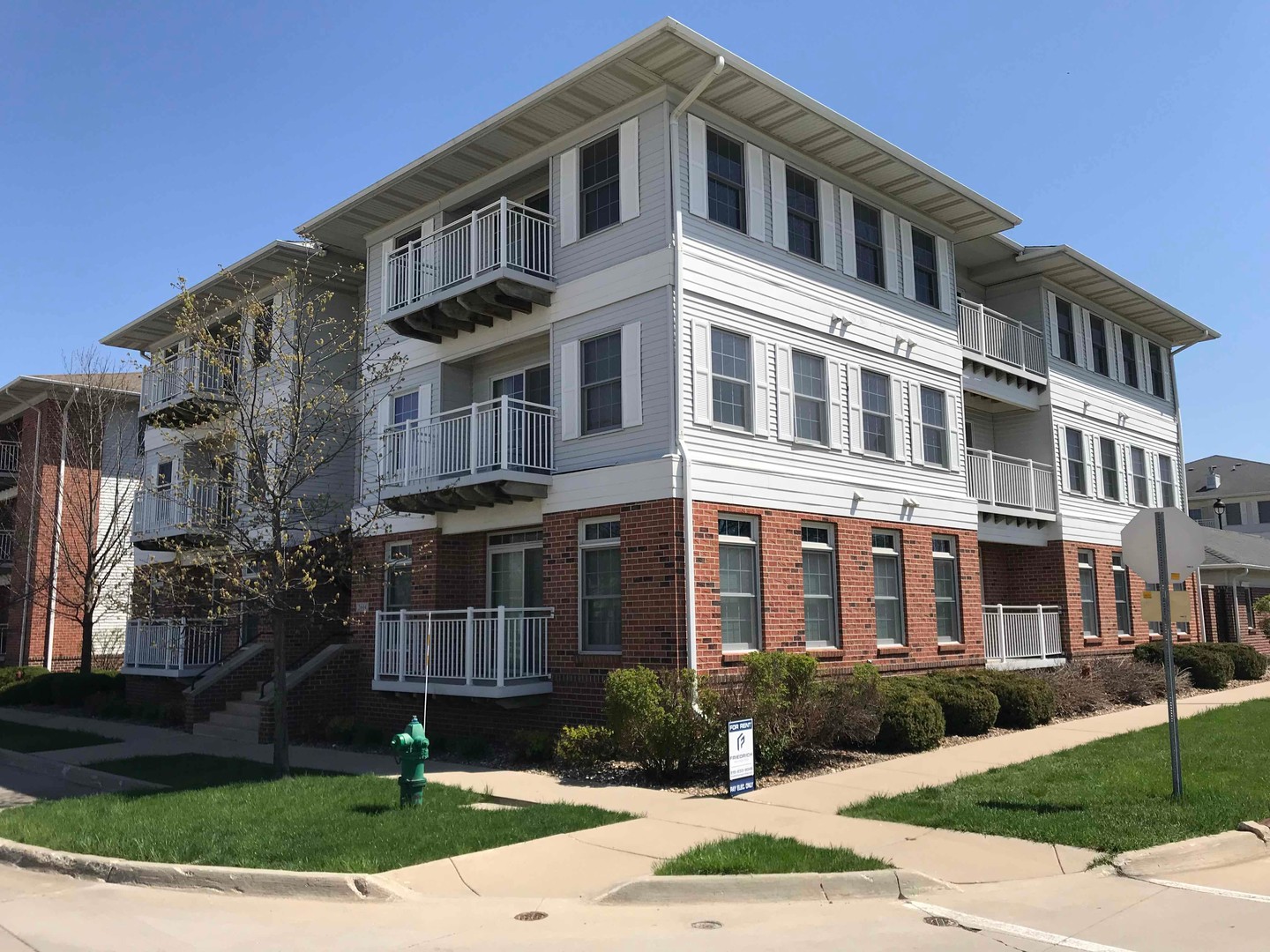 Ames Apartment: 2604 Stange Road