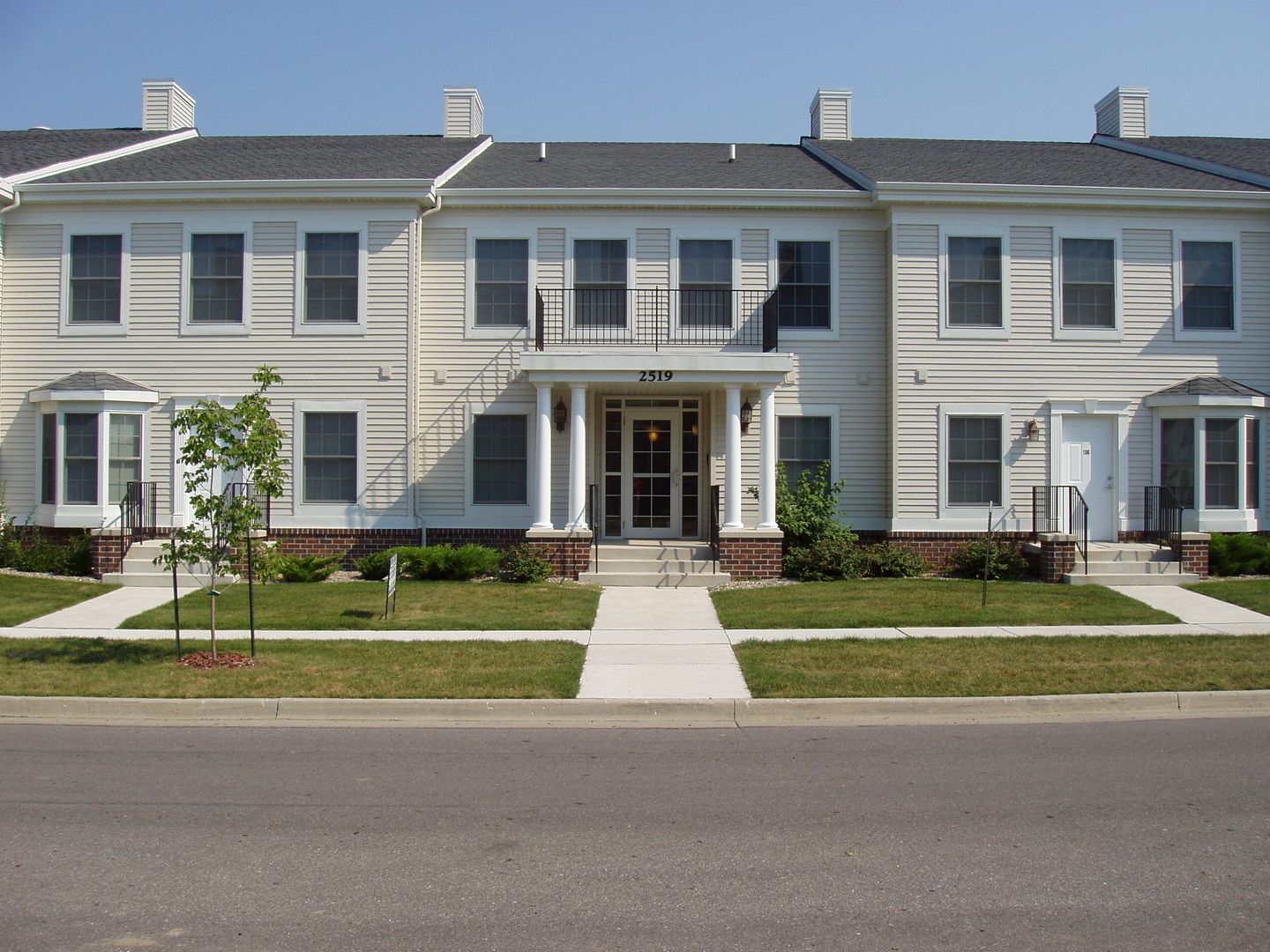Ames Apartment: 2519 Bristol Drive
