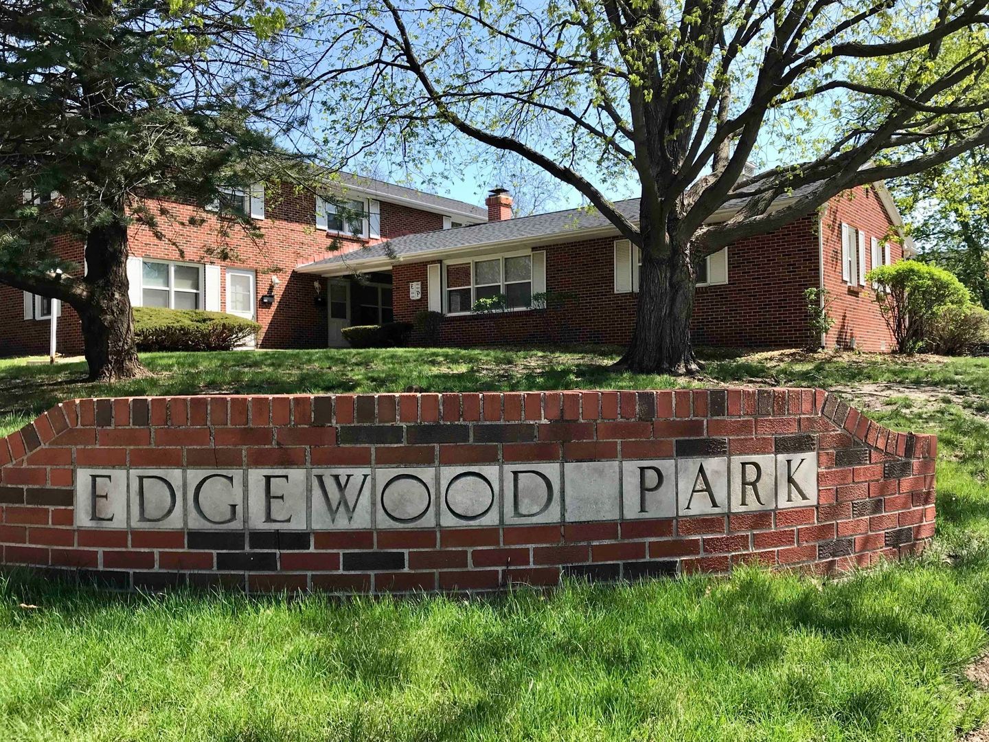 Ames Apartment: 1725 Douglas Avenue