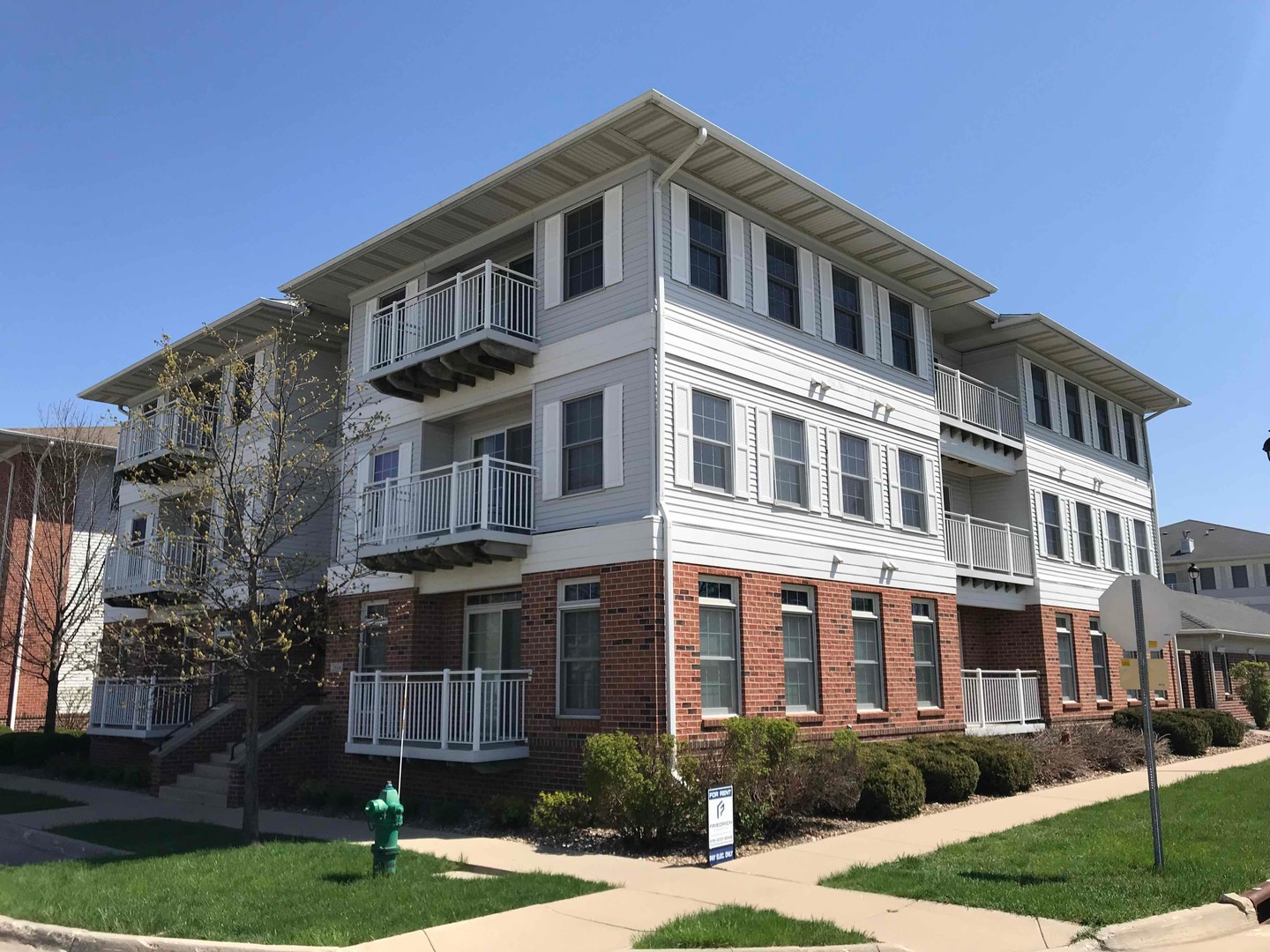 Ames Apartment: 2604 Stange Road