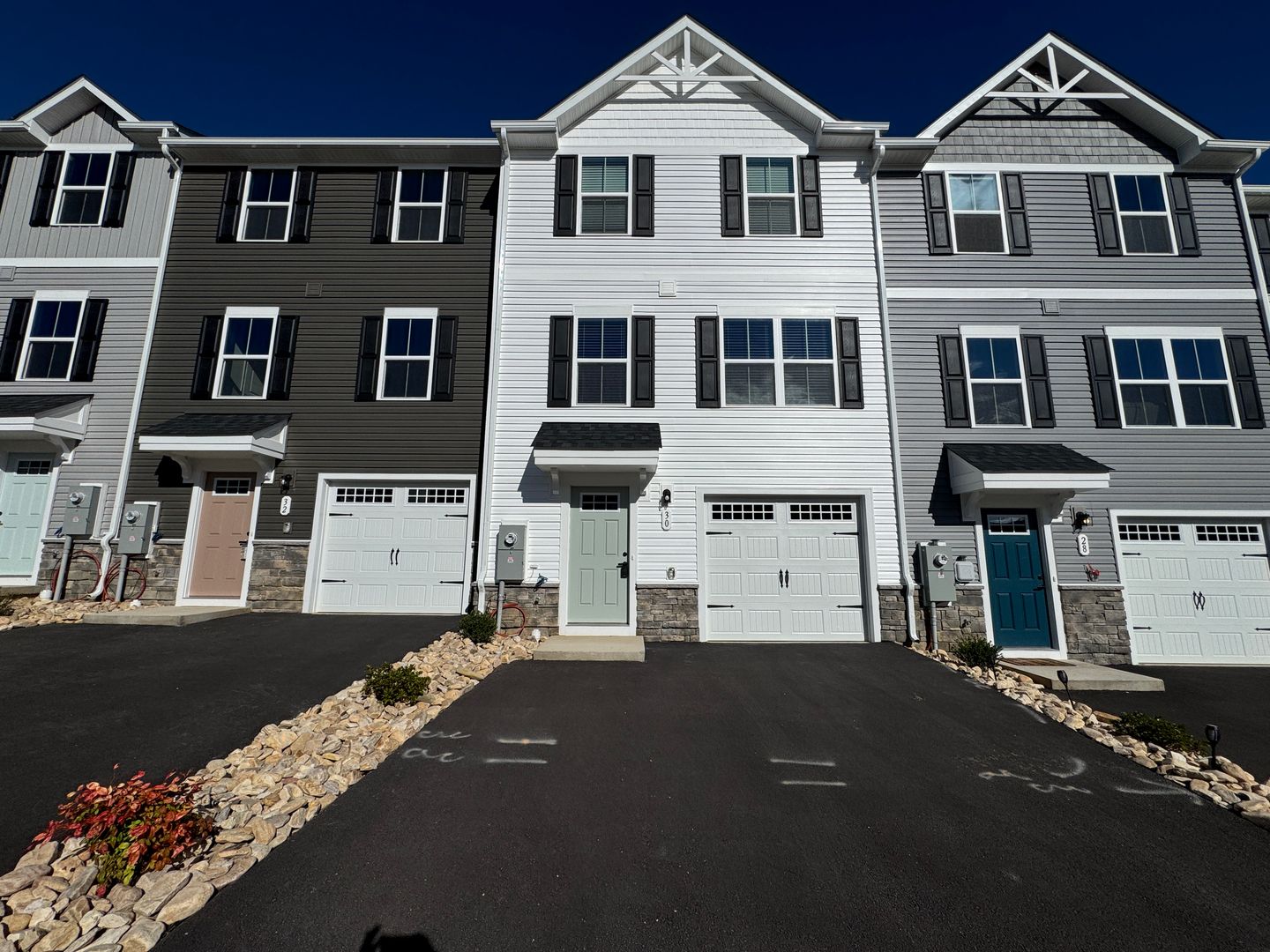 Harrisonsburg House: 30 Applewood Lane