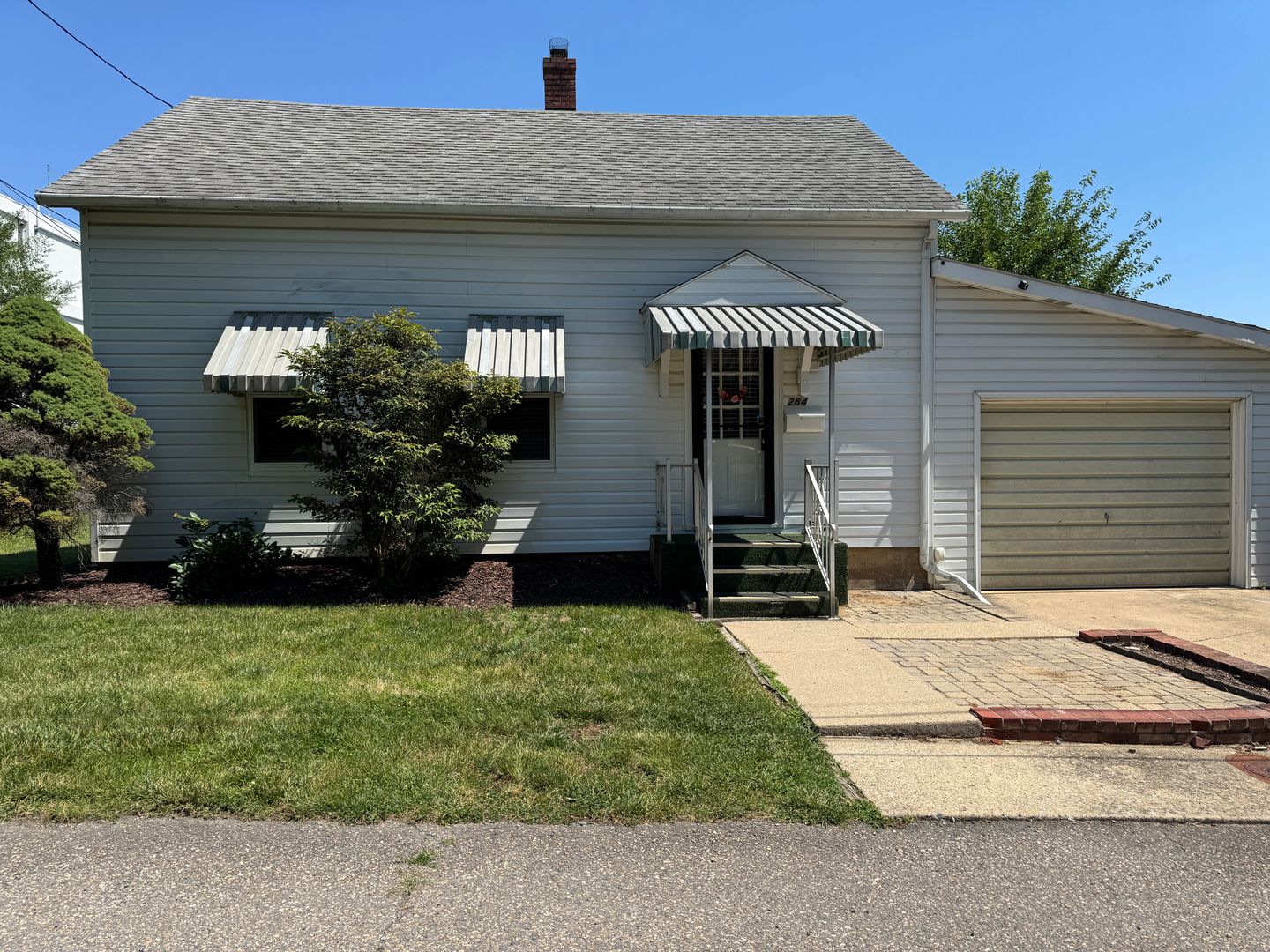 Harrisonburg House: 284 W. Elizabeth St
