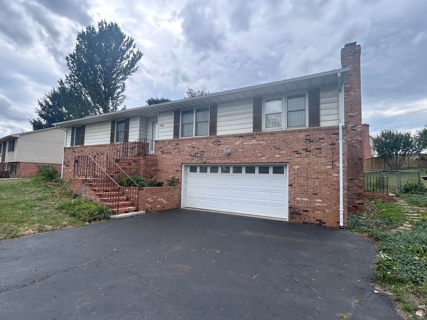 Harrisonburg House: 790 Vine Street