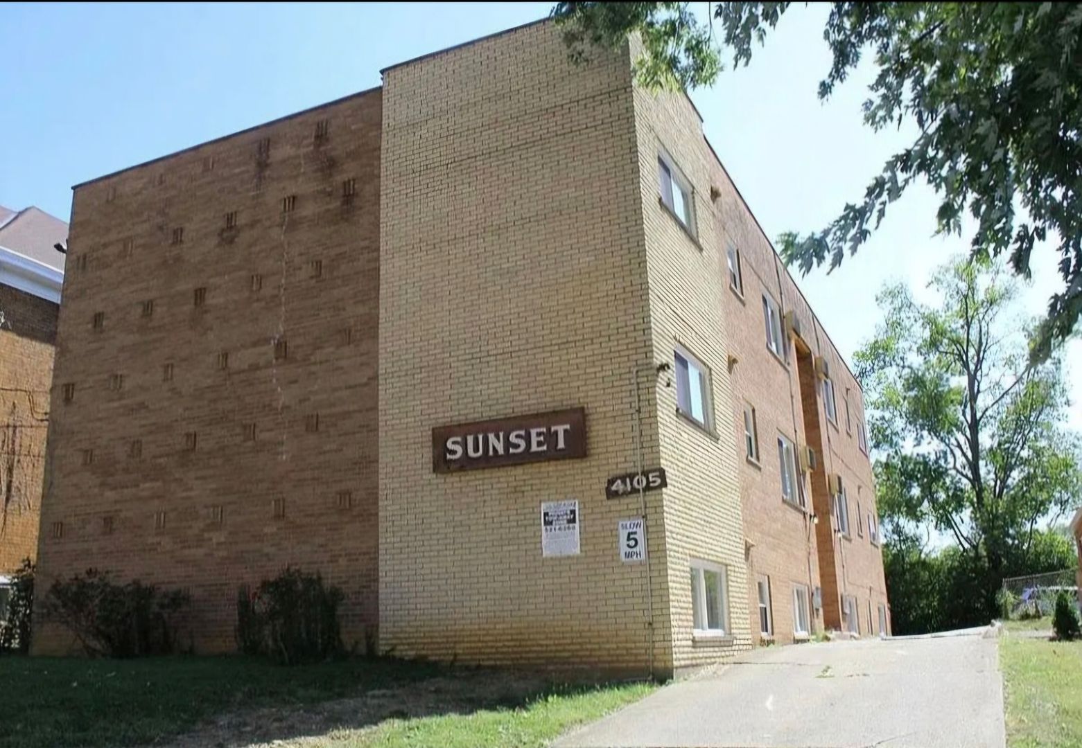 Cincinnati Apartment: 4105 W 8th St.