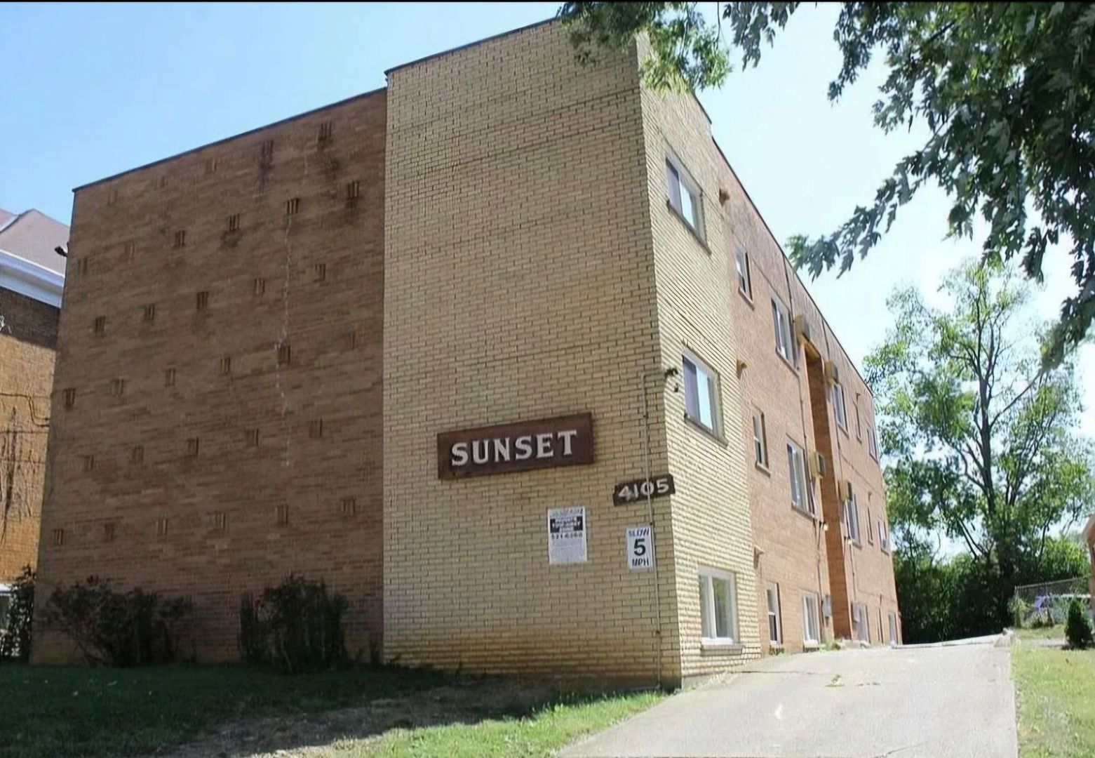 Cincinnati Apartment: 4105 W 8th St.