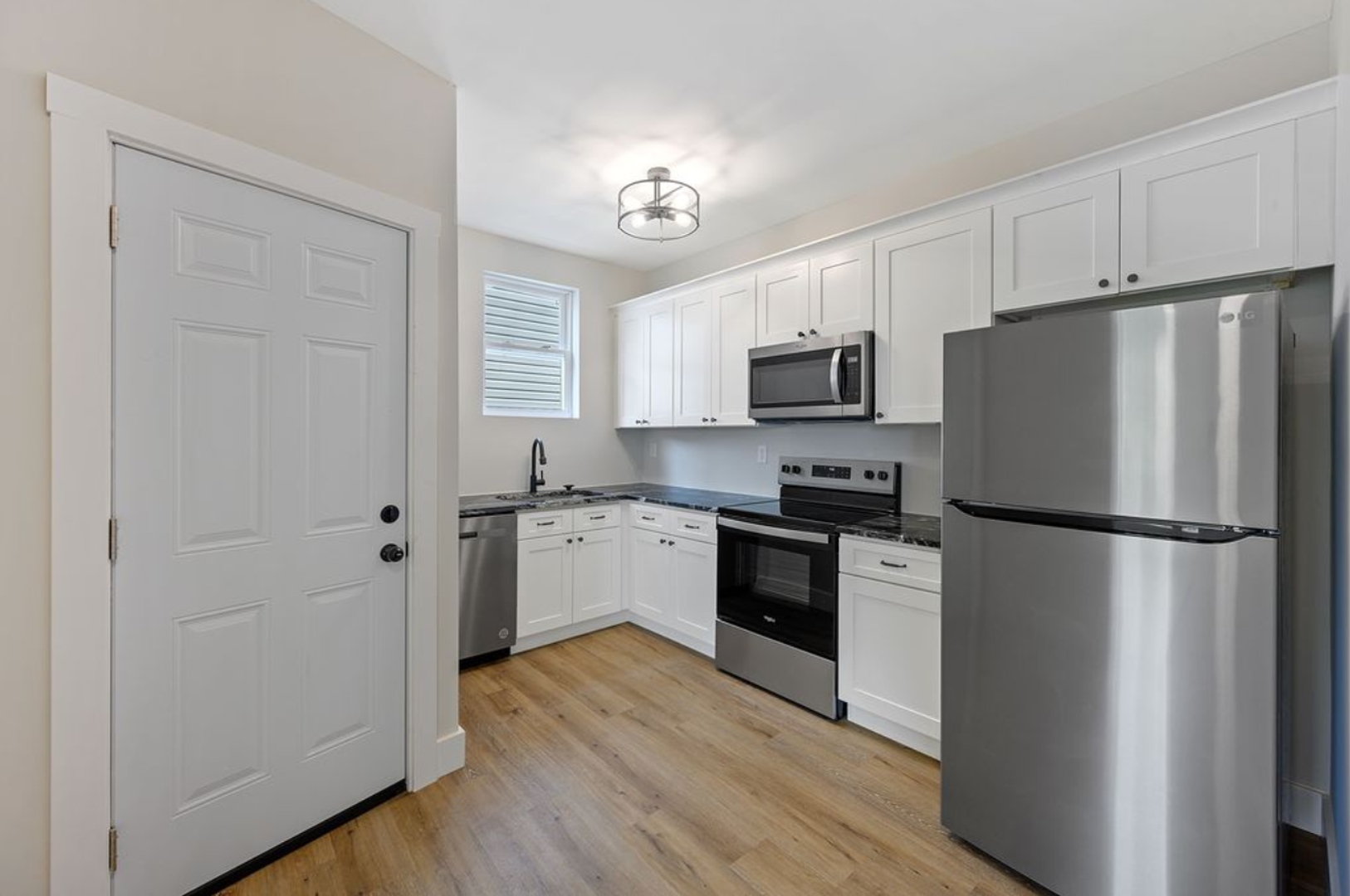 Cincinnati Apartment: 5006 Stewart Park