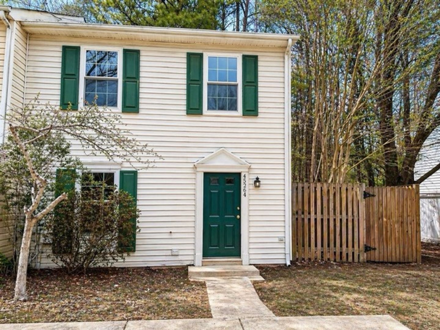 California House: 45264 Woodstown Way