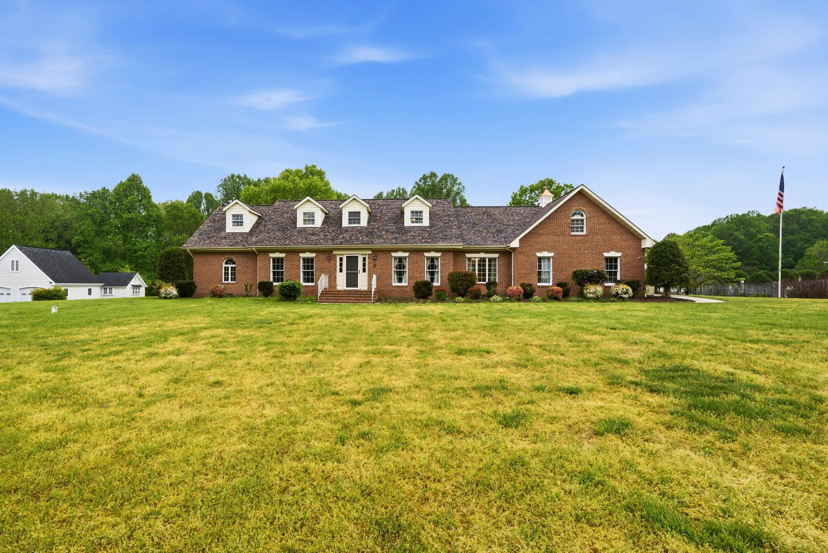 Owings House: 1126 Somerset Ln