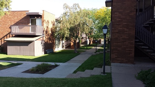 Half off first months rent - Beautiful apartment with private covered patio, carport, central air – photo 1