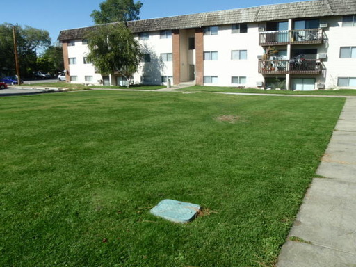 REMODELED Great 3 Bedroom Apartment in Washington Terrace – photo 1