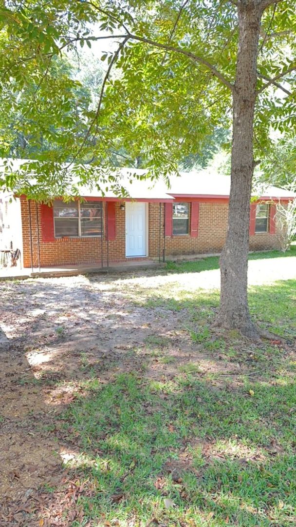 Greenville House: 148 Edgeview Heights