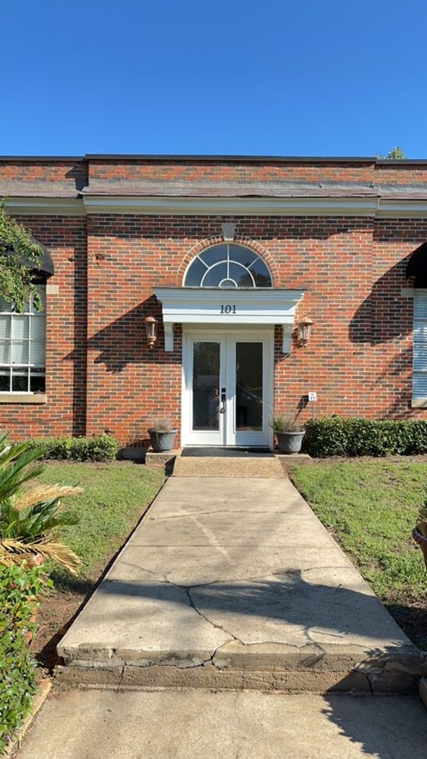 Greenville Apartment: 101 Adams St.