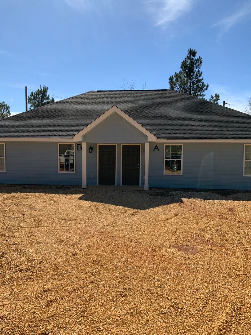 Greenville Apartment: 480 N. Mt. Zion Rd.