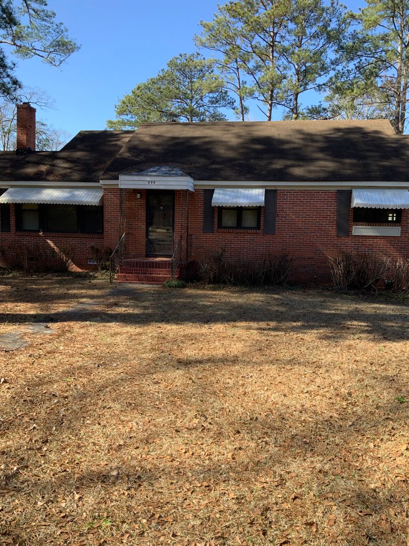 Greenville House: 200 Sunset Dr.