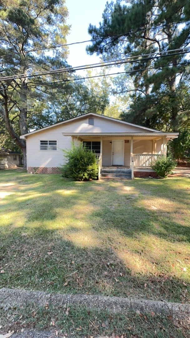 Greenville House: 593 Perdue Place