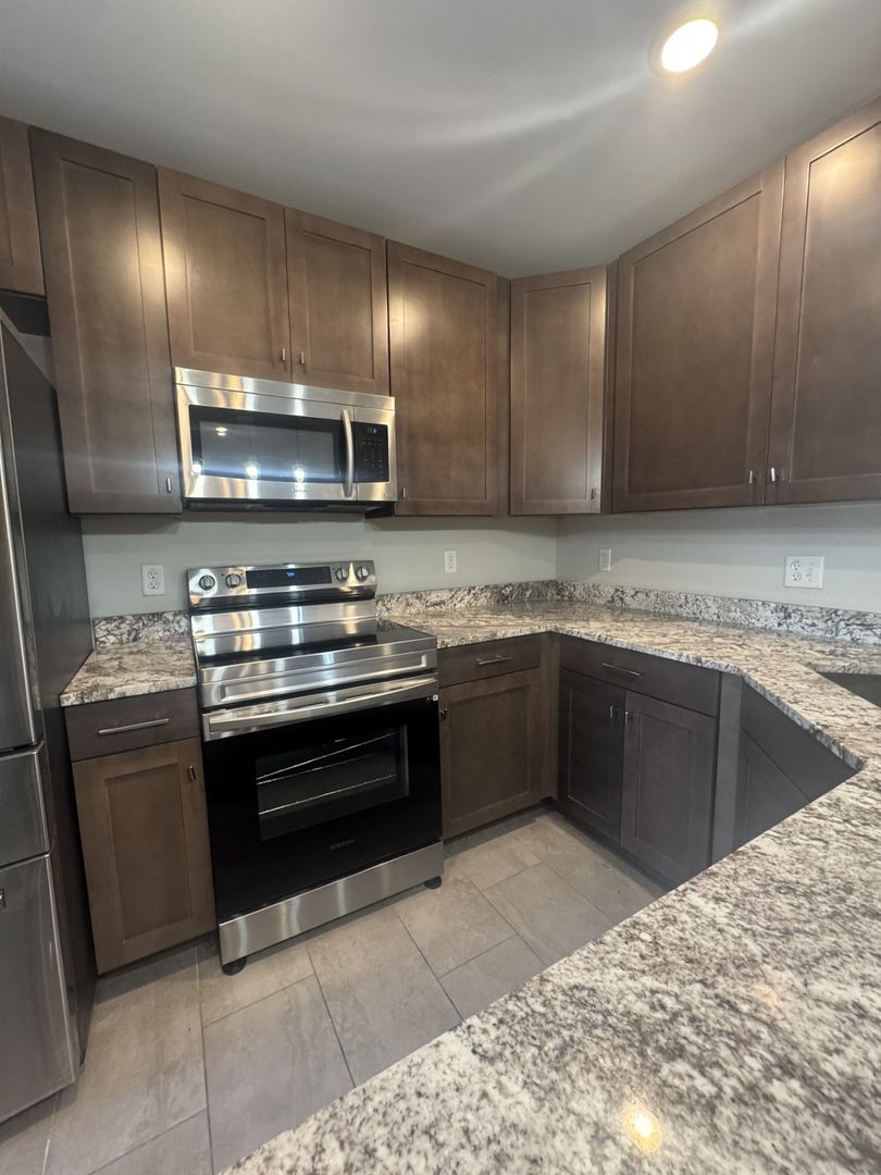 St. Louis Apartment: 4440 Manchester Ave.
