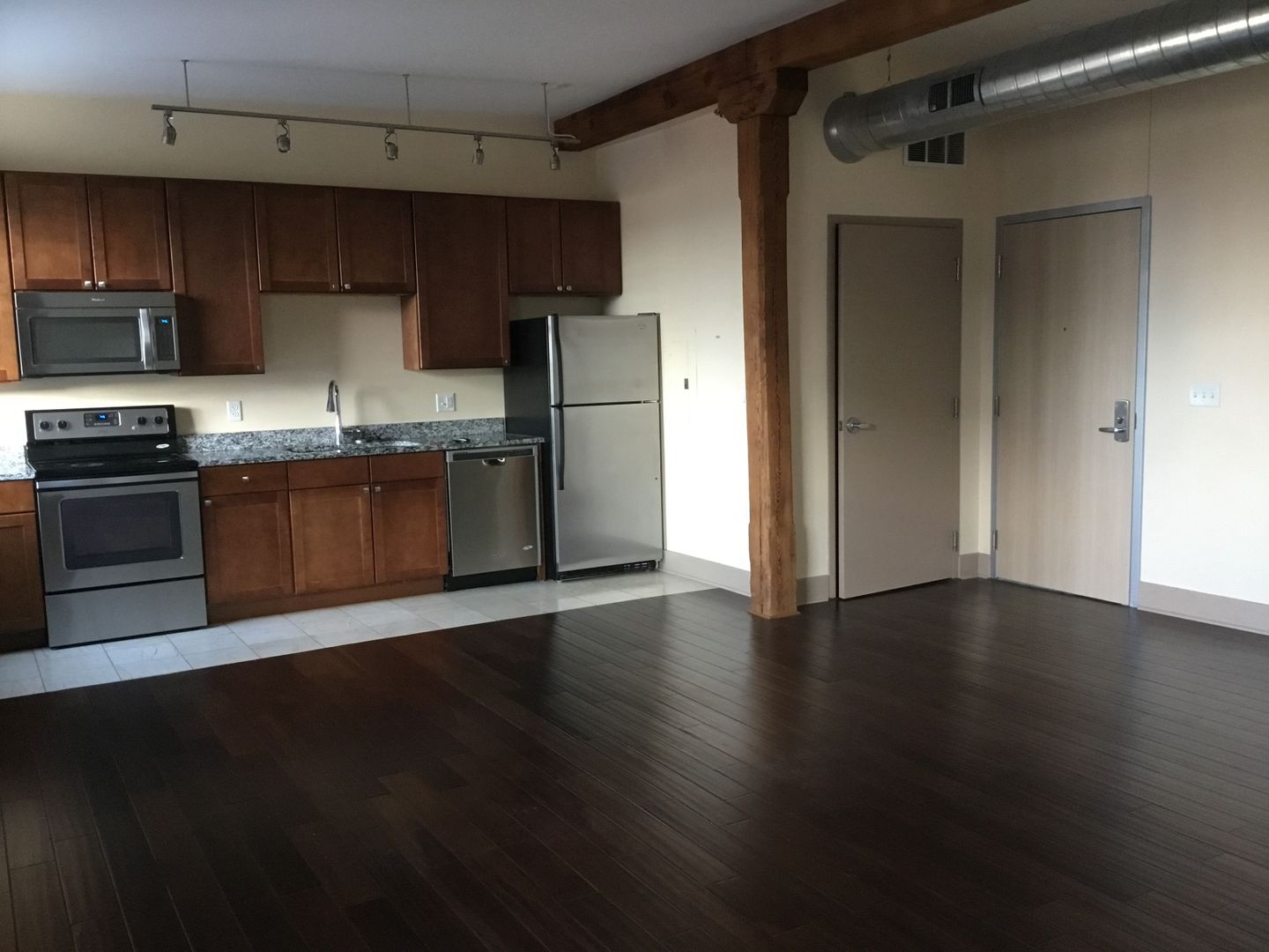 Davenport Apartment: 427 Pershing Ave.