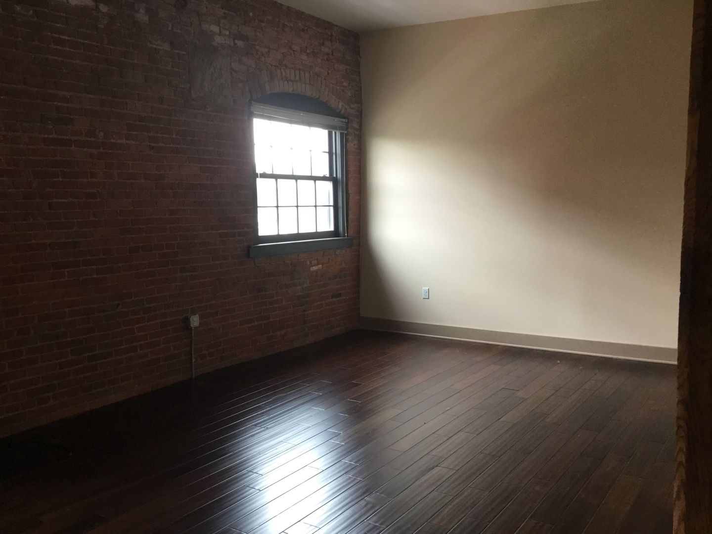 Davenport Apartment: 427 Pershing Ave.