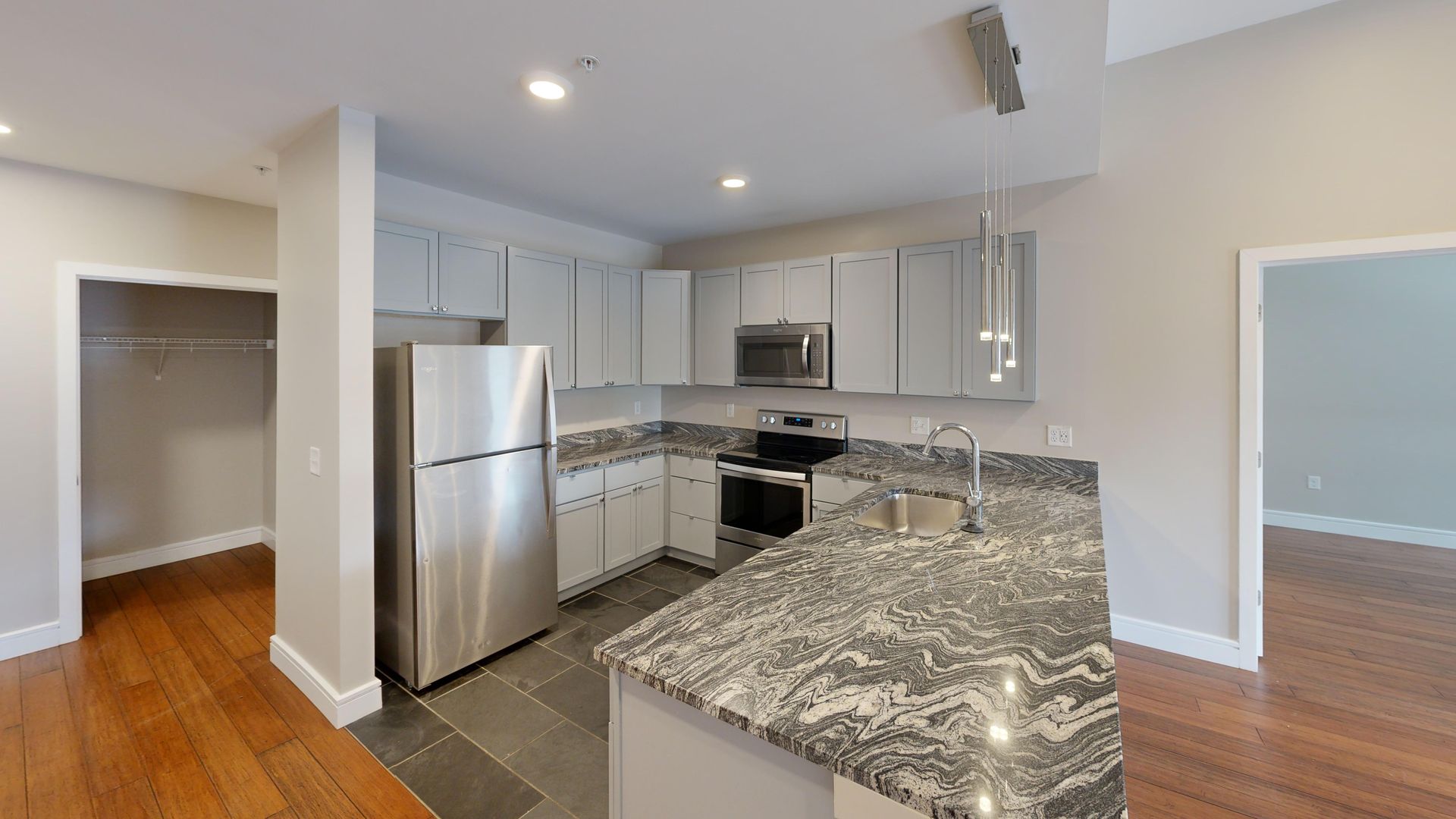 St Louis Apartment: 4400 Manchester Ave