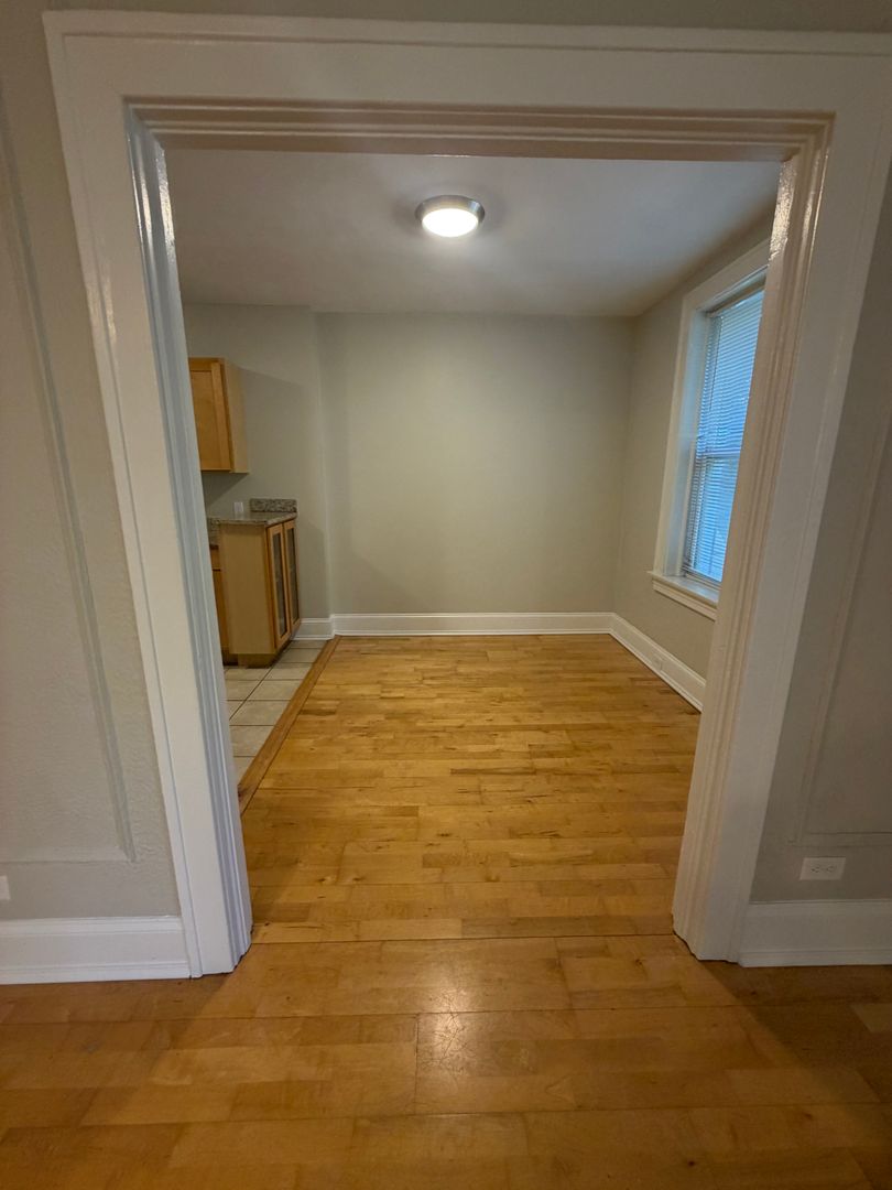 4616 Lindell Blvd. (Carleton Apt) 11 of 12