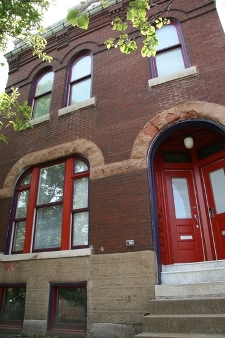 St. Louis Apartment: 4188-90 Manchester Ave.
