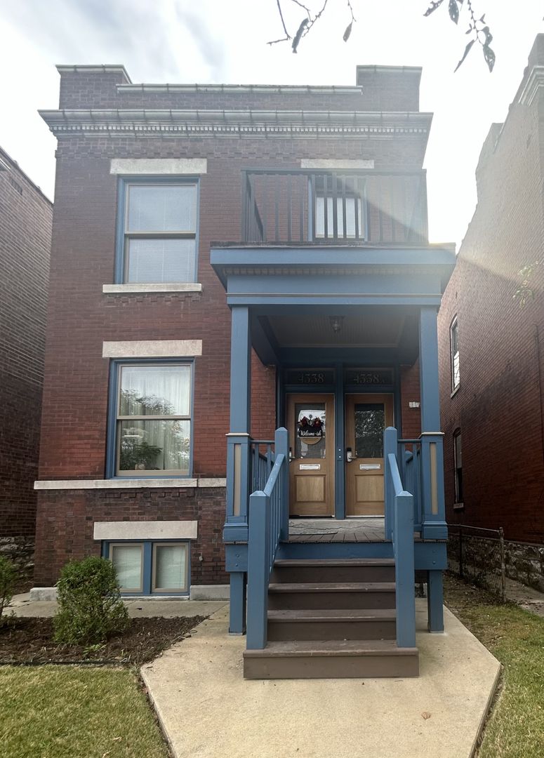 St. Louis Apartment: 4338 Arco Ave.