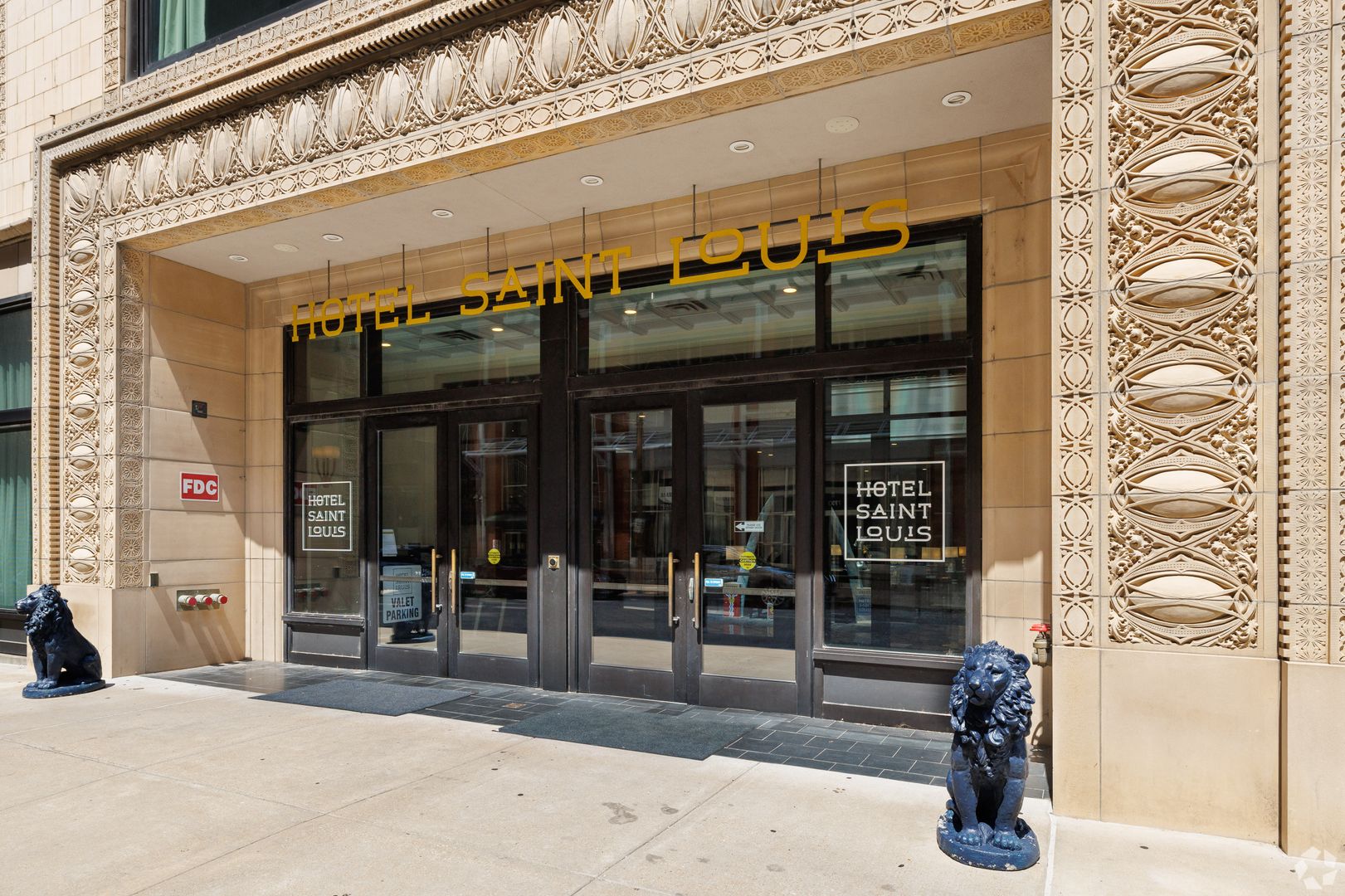 St. Louis Apartment: 705 Olive Street