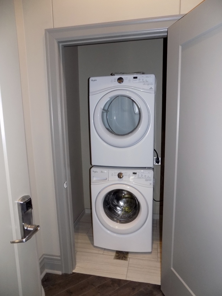 Davenport Apartment: 212 Brady St