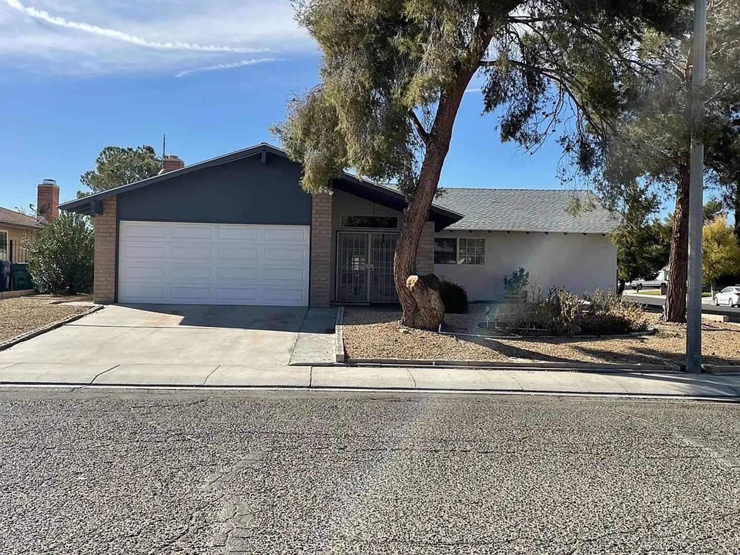 Ridgecrest House: 337 Peg St