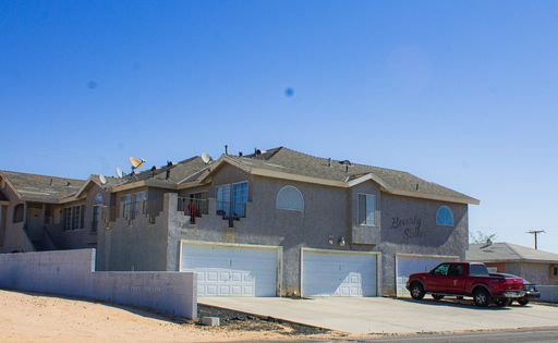 Newly updated 2-bedroom, 2-bathroom apartment in the heart of California City, CA – photo 1